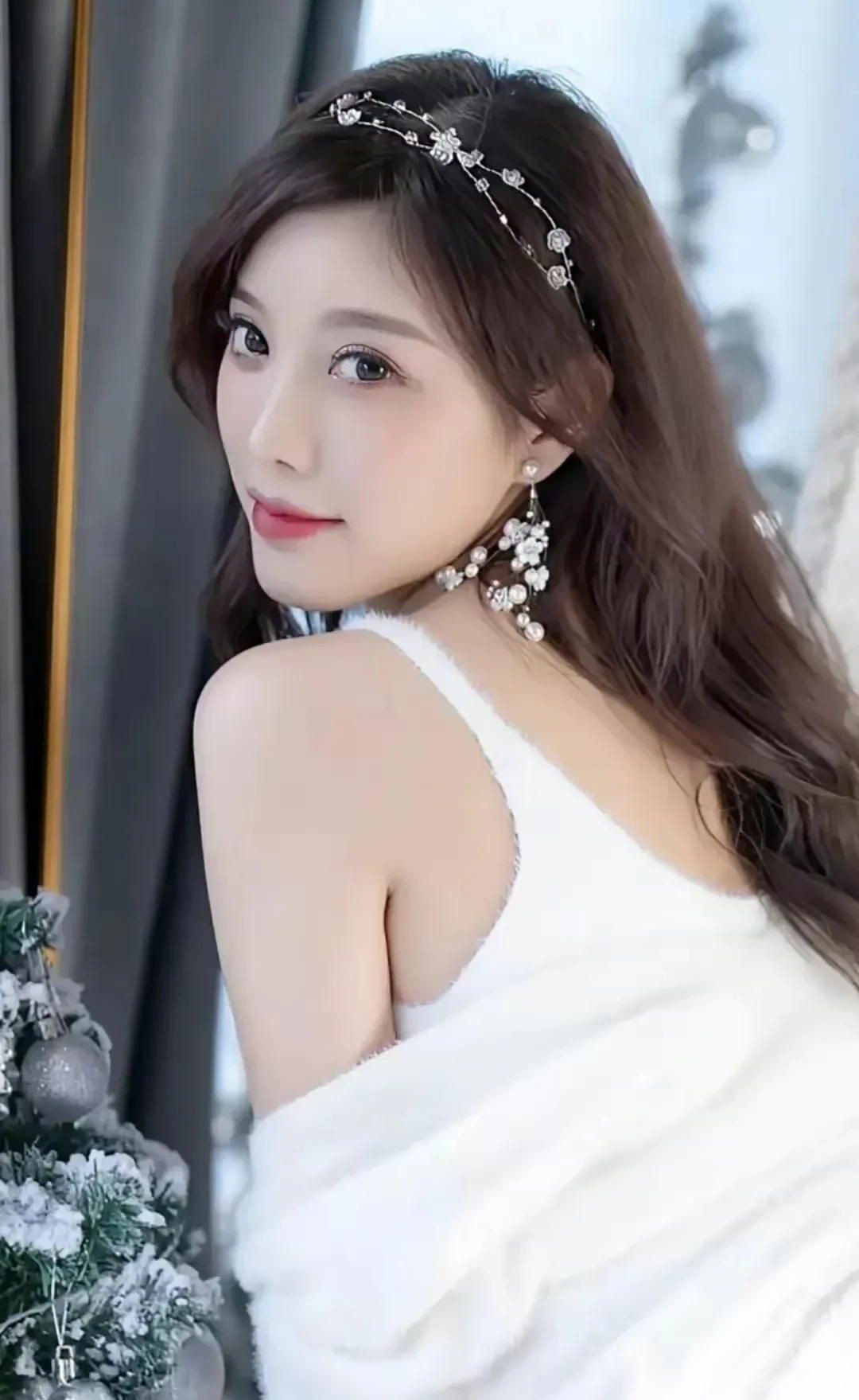 杨晨晨吃瓜黑料曝光，半臂距离的救赎